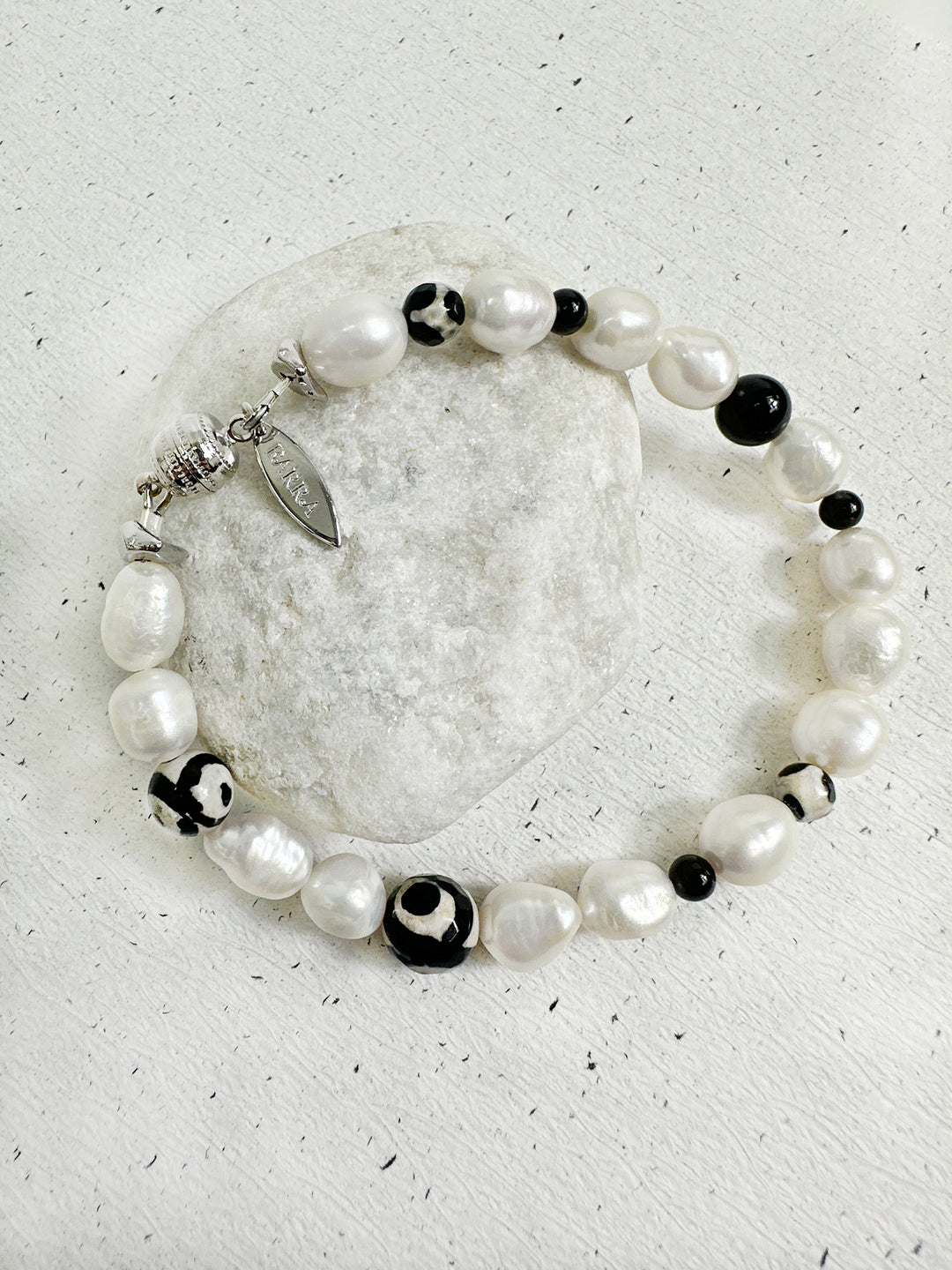 Freshwater Pearls With Black Dzi Agate Men's Bracelet MEB09