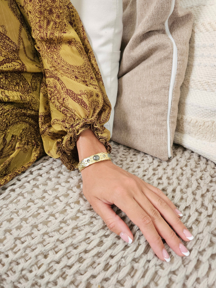 Prehnite Stone Gold Bangle QB003
