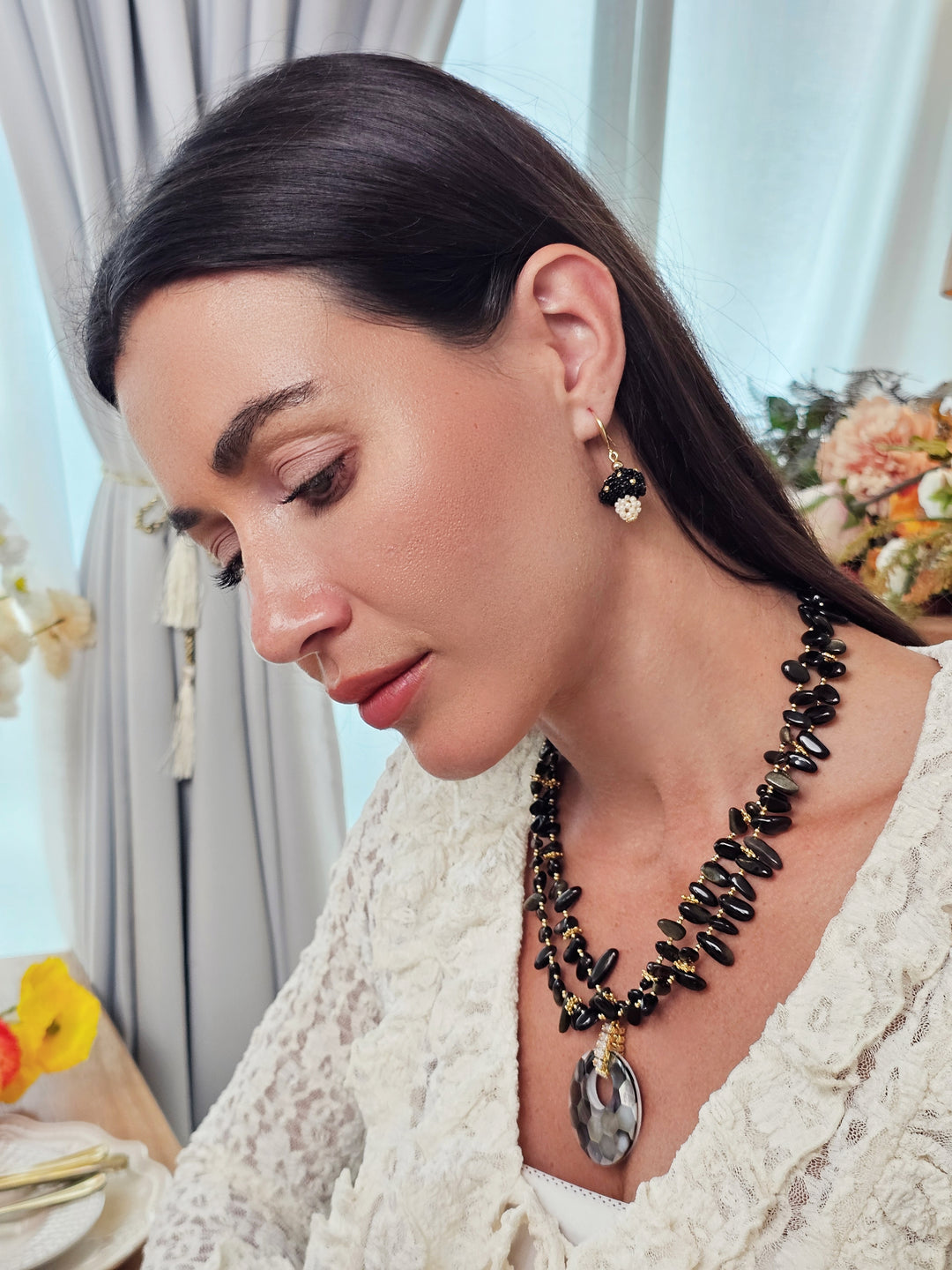 Black Obsidian With Shell Pendant Classical Necklace QN040