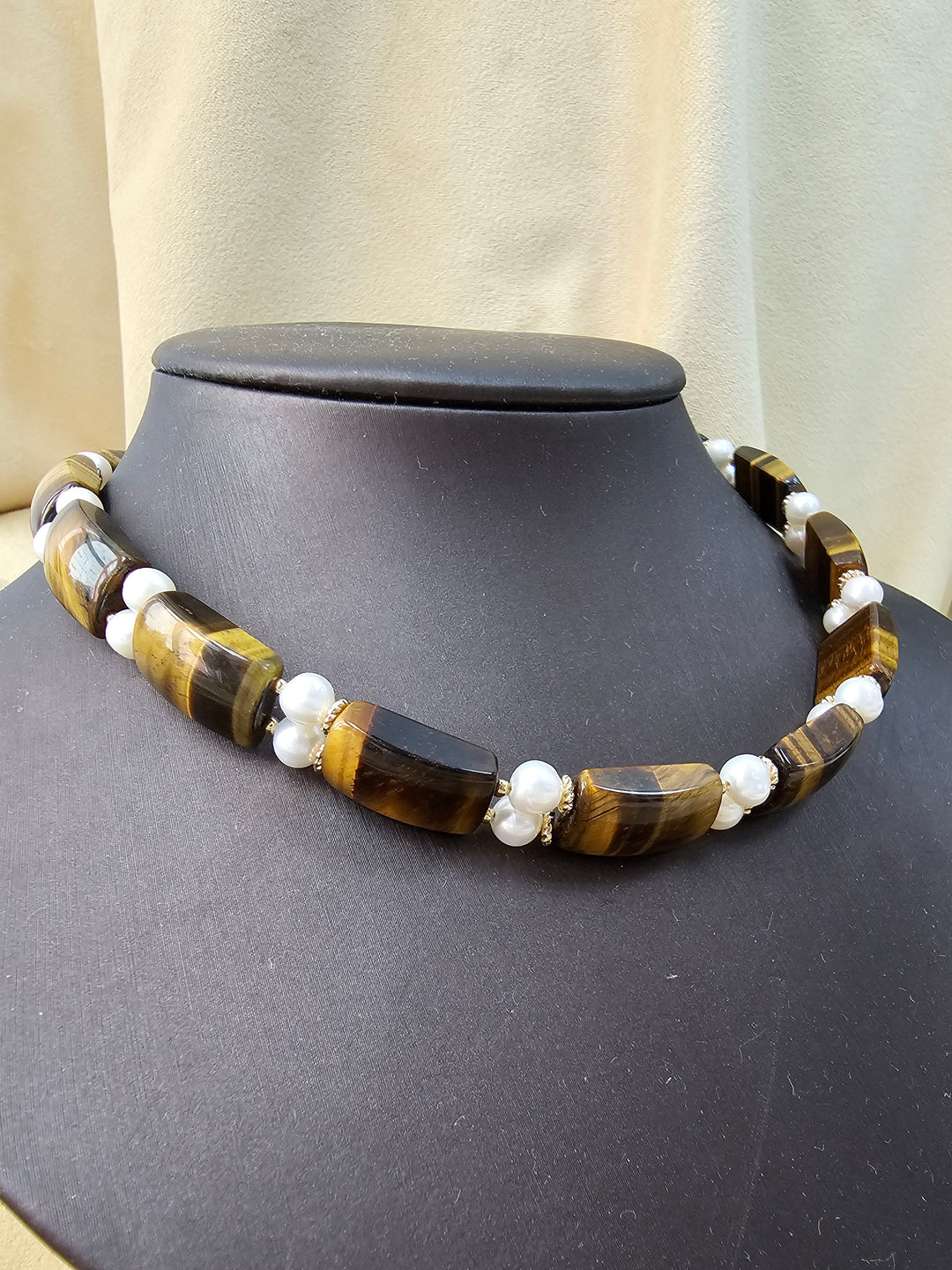 Rectangle Tiger Eye Stone With Freshwater Pearls Choker NN025