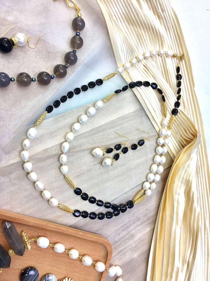 Freshwater Pearls & Black Agate Multi-Way Necklace DN229 - FARRA