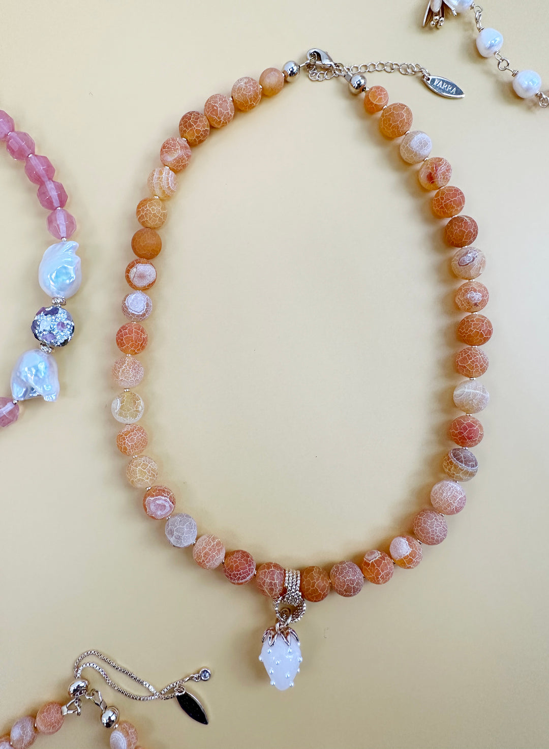 Agete strawberry nacklace, pendant, orange nacklace