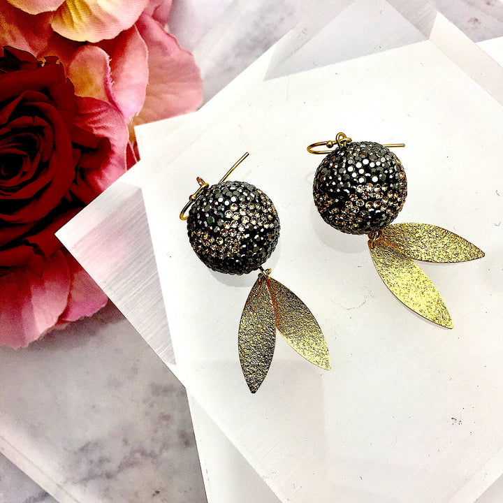 Wholesale Black & Gold Round Rhinestones Earrings ME111 - FARRA