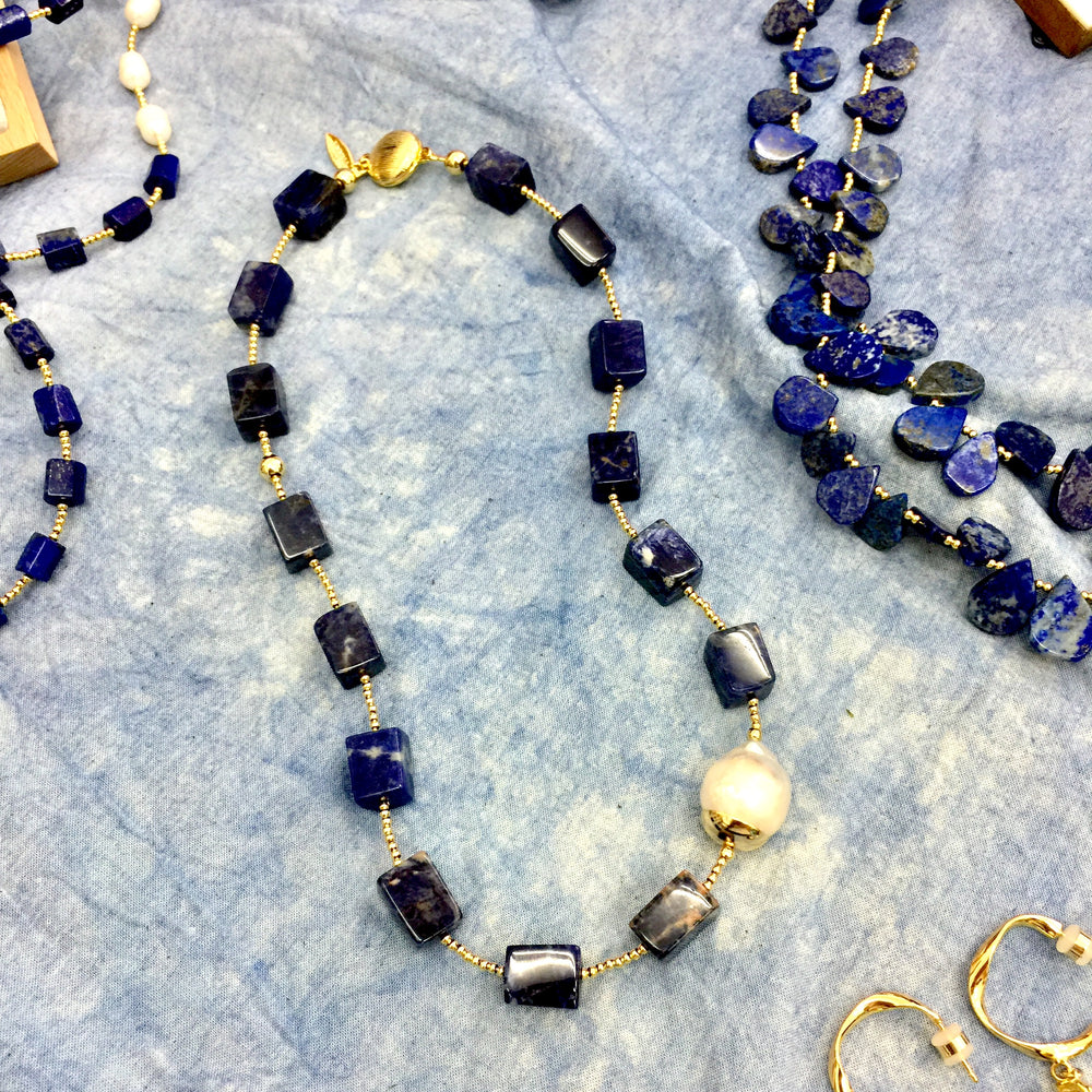 Sodalite With Baroque Pearl Short Necklace CN030 - FARRA