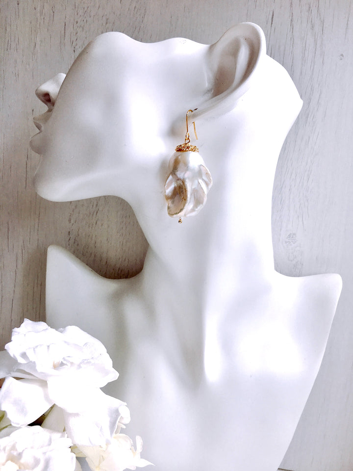 Nugget white baroque freshwater pearls earrings NPE005 - FARRA