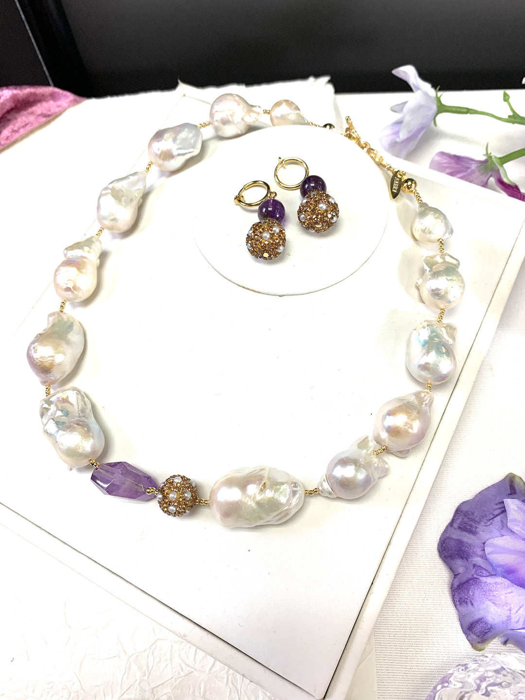 Natural Baroque Pearl With Amethyst Short Necklace FN016 - FARRA